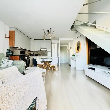 Duplex Comodo Vista Mar, Aire Ac. - Pers. - Es-258-189 * 로지즈
